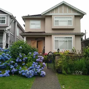 helens-house-close-to-skytrain-and-airport.vancouver-hotels-bc.net/